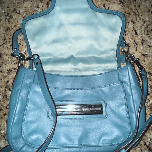 Classic Coach Blue Leather Crossbody Shoulder Bag - Picture 2 of 9